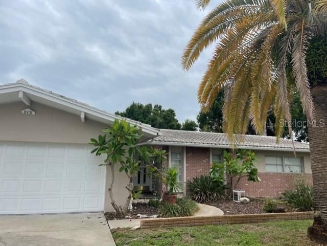 Recently Sold: $274,000 (3 beds, 2 baths, 1716 Square Feet)