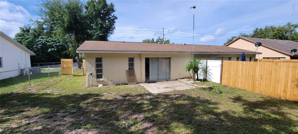 Recently Rented: $1,175 (2 beds, 1 baths, 1001 Square Feet)