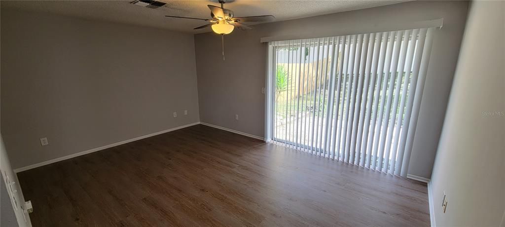 Recently Rented: $1,175 (2 beds, 1 baths, 1001 Square Feet)