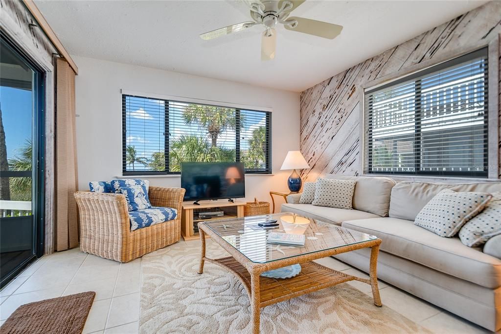 Recently Sold: $2,375,000 (3 beds, 2 baths, 1738 Square Feet)