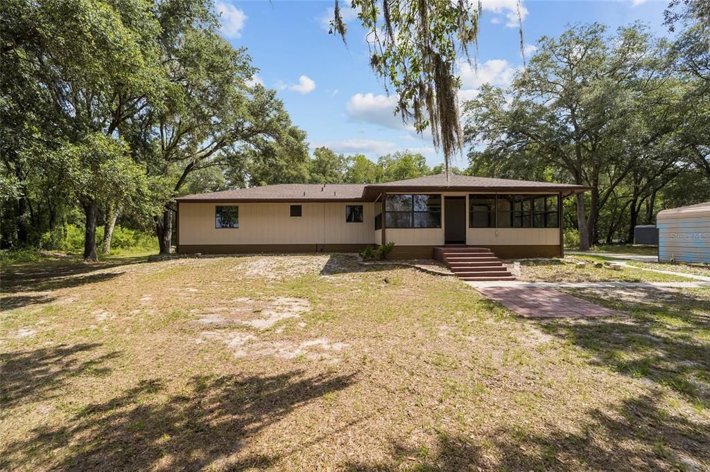 Recently Sold: $195,000 (3 beds, 2 baths, 1800 Square Feet)