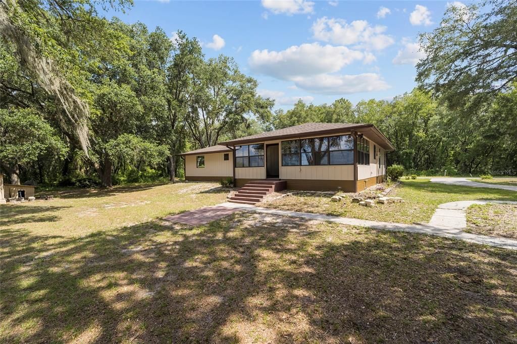 Recently Sold: $195,000 (3 beds, 2 baths, 1800 Square Feet)