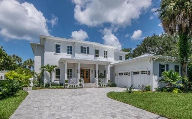 Recently Sold: $3,315,000 (5 beds, 4 baths, 4936 Square Feet)