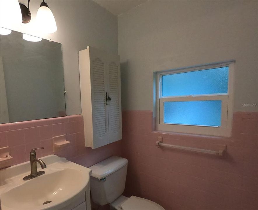 最近租的: $1,400 (3 贝兹, 1 浴室, 1052 平方英尺)
