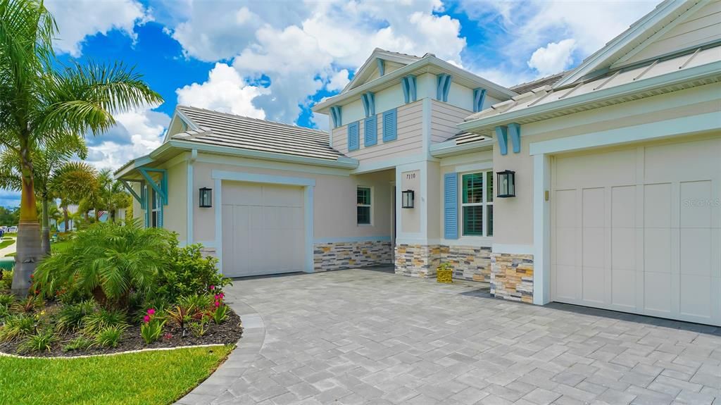 Recently Sold: $950,000 (4 beds, 3 baths, 3387 Square Feet)