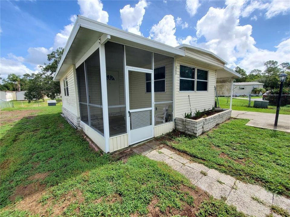 Recently Sold: $89,900 (2 beds, 1 baths, 672 Square Feet)