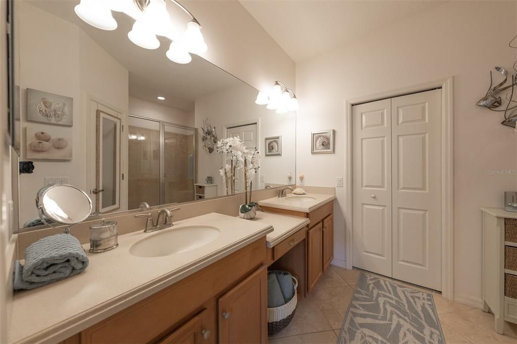 Recently Sold: $330,000 (2 beds, 2 baths, 1558 Square Feet)