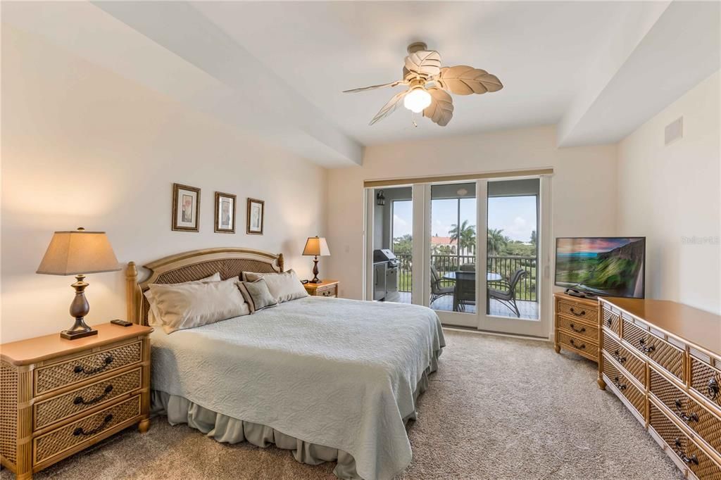 Recently Sold: $650,000 (3 beds, 2 baths, 2013 Square Feet)