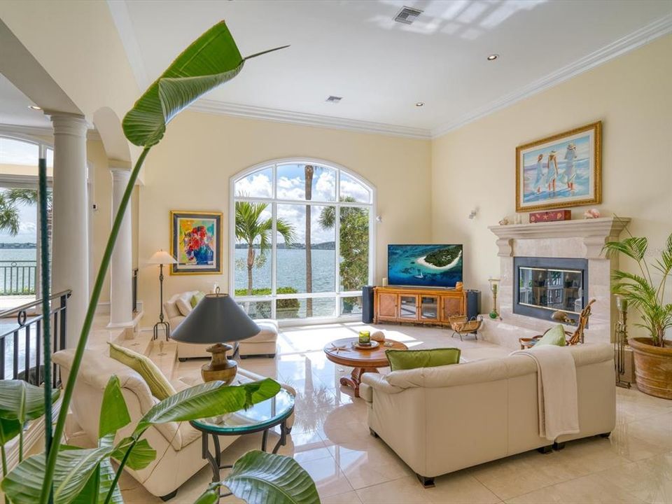 Recently Sold: $2,999,995 (3 beds, 3 baths, 3142 Square Feet)