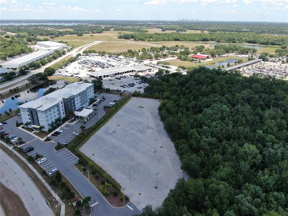 Недавно продано: $2,750,000 (5.93 acres)