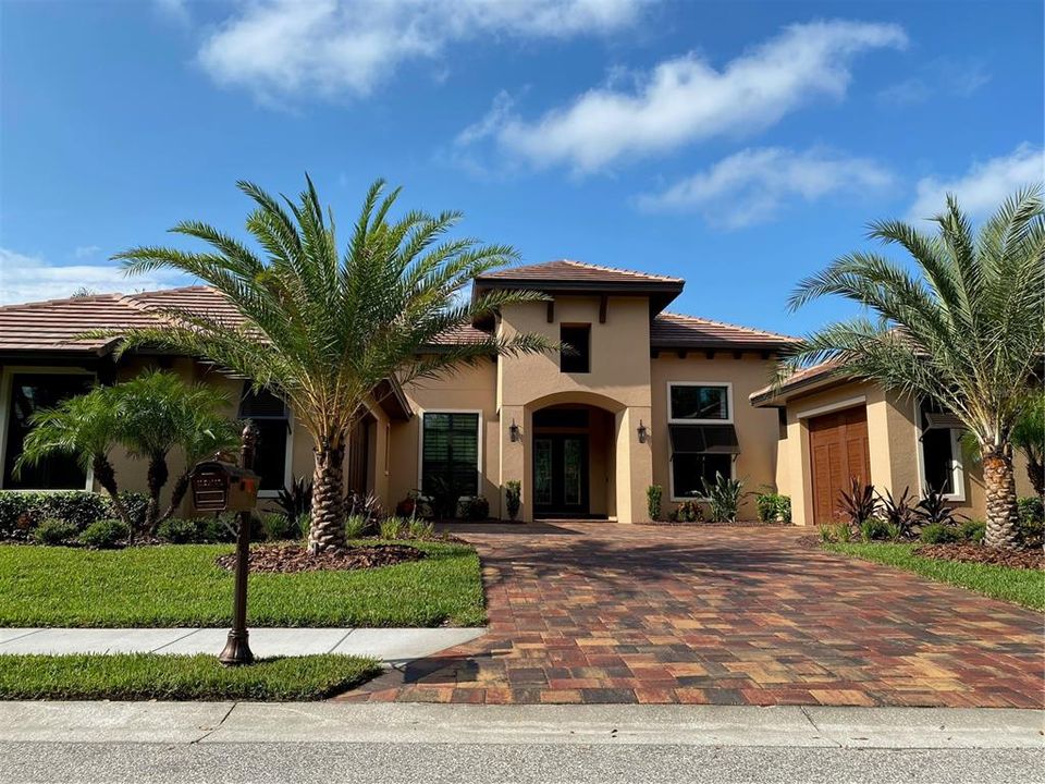 Recently Sold: $1,211,084 (4 beds, 4 baths, 3867 Square Feet)