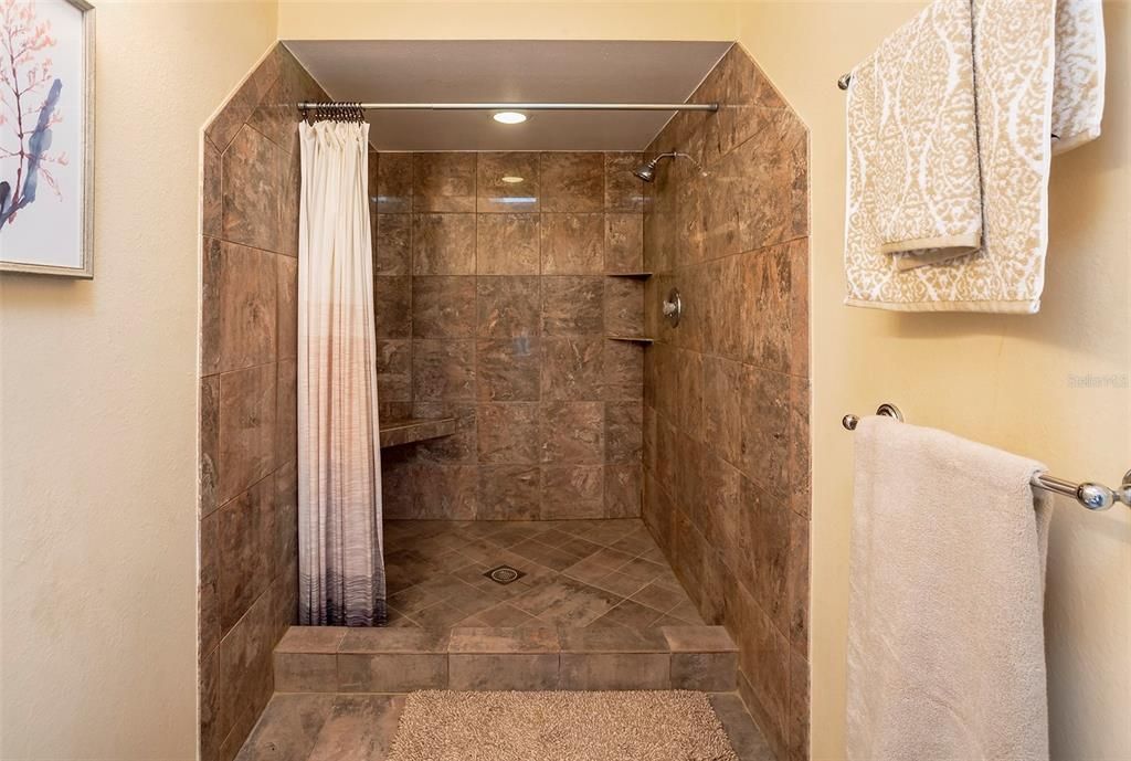 最近售出: $639,000 (2 贝兹, 2 浴室, 1520 平方英尺)