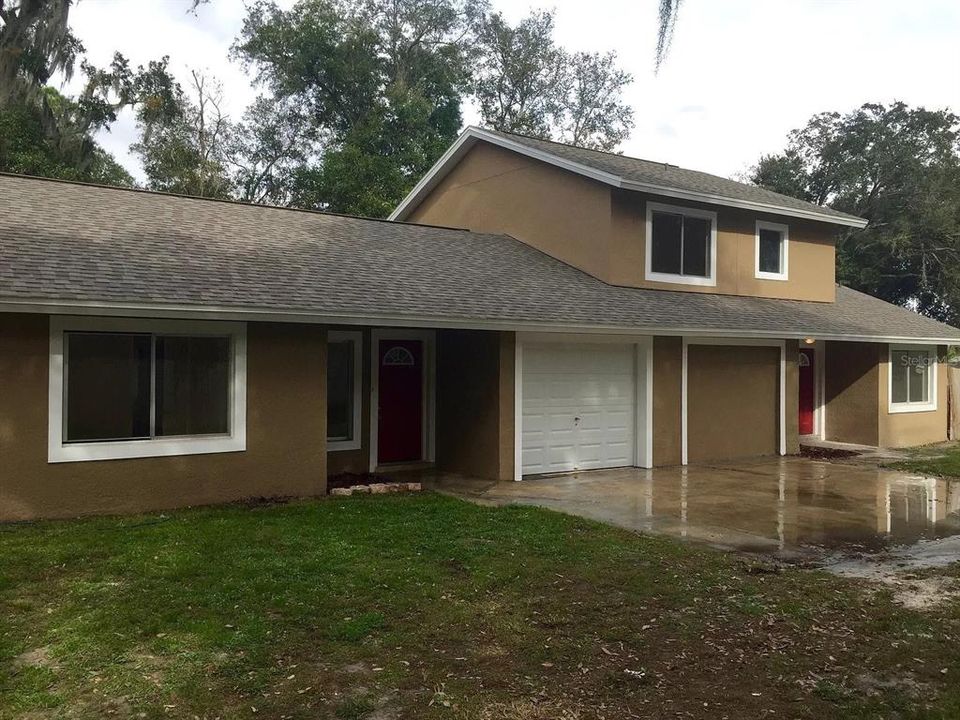 Front of Property !909 & !913