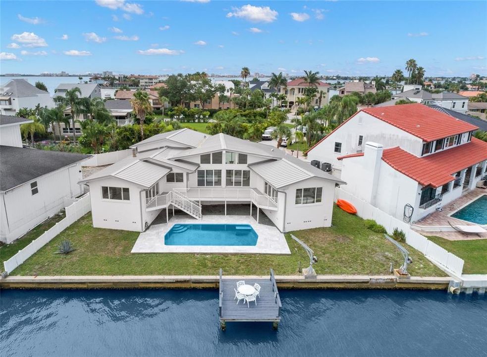 Vendido Recientemente: $1,799,000 (3 camas, 3 baños, 2764 Pies cuadrados)