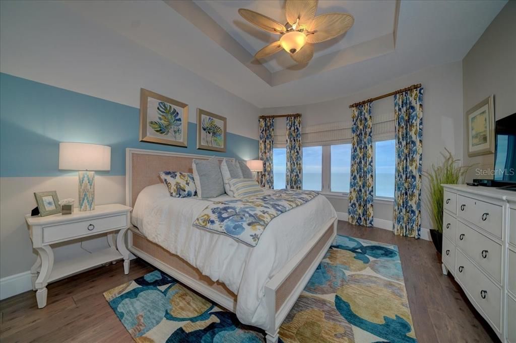 Third guest suite with views of beach and Gulf waters.