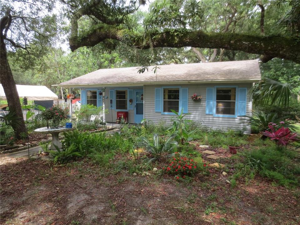 Recently Sold: $98,900 (2 beds, 1 baths, 864 Square Feet)