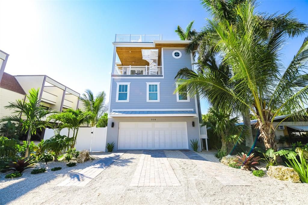 Recently Sold: $2,865,000 (7 beds, 7 baths, 3134 Square Feet)