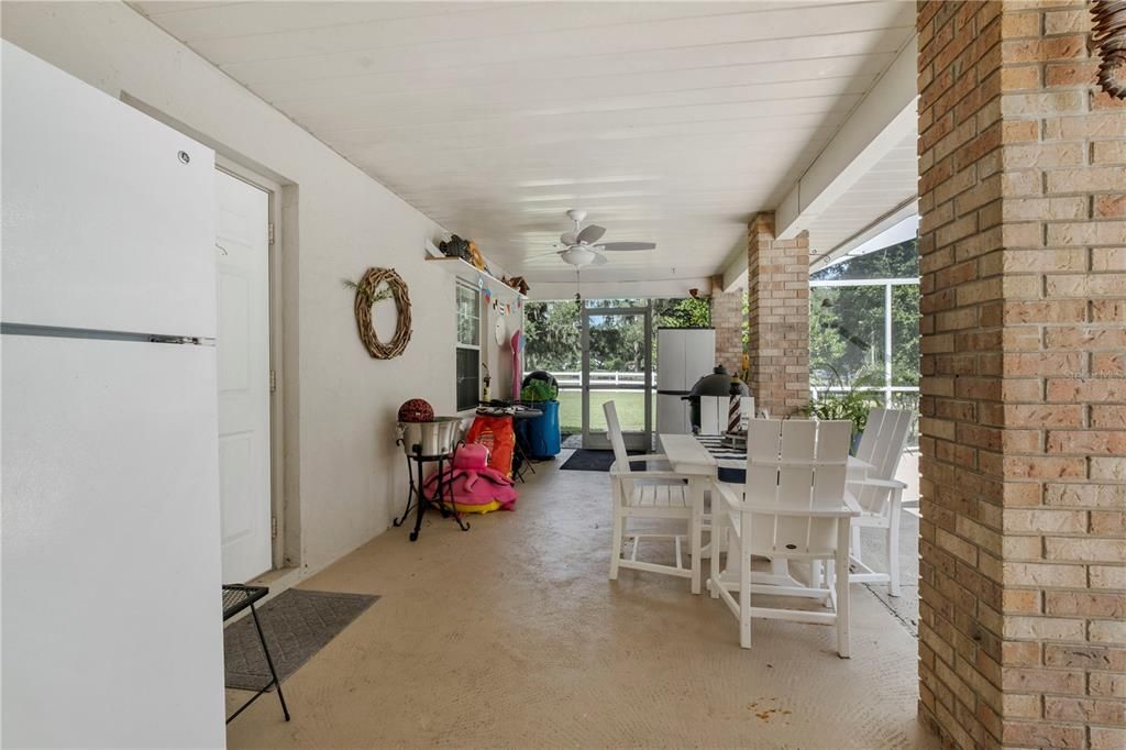 Recently Sold: $599,000 (3 beds, 2 baths, 2378 Square Feet)