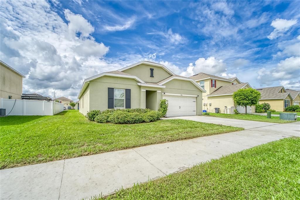 Recently Sold: $290,000 (4 beds, 2 baths, 1767 Square Feet)