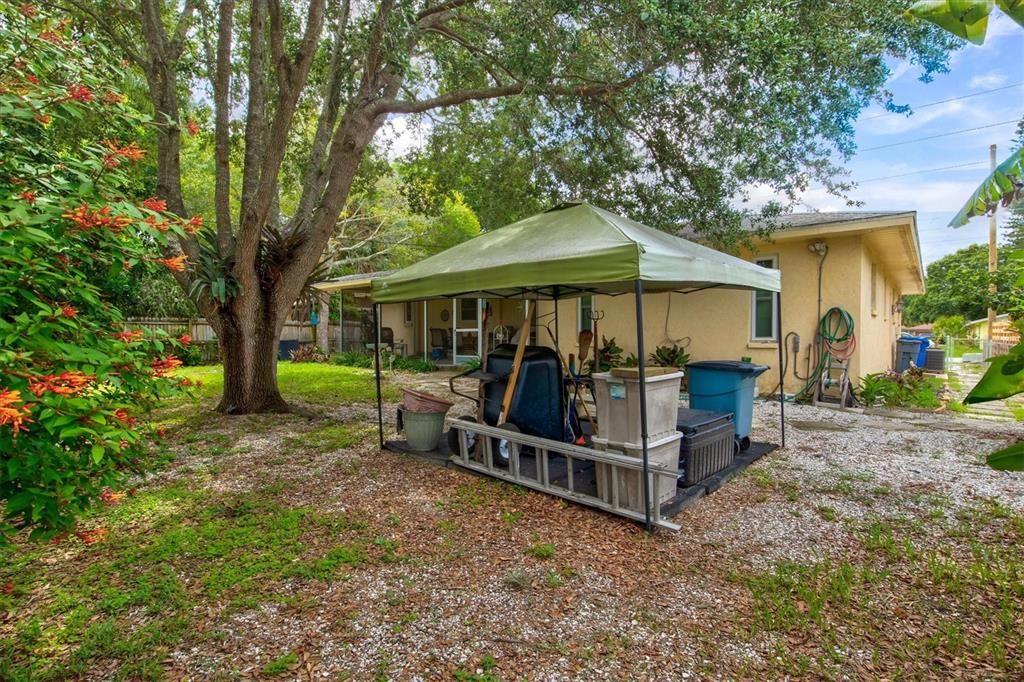 Recently Sold: $299,000 (2 beds, 2 baths, 1320 Square Feet)