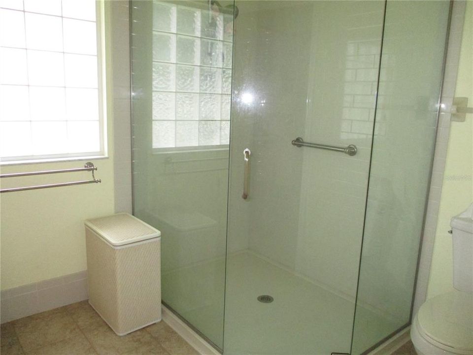 最近售出: $185,000 (2 贝兹, 2 浴室, 1446 平方英尺)