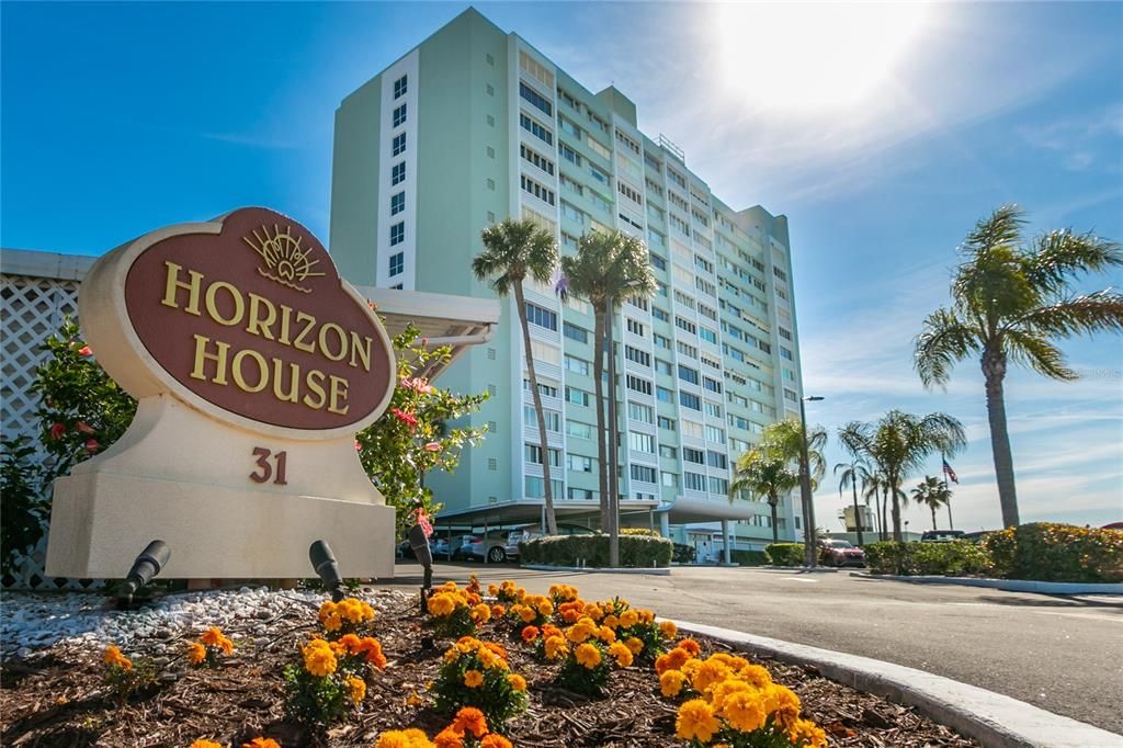 Recently Sold: $310,000 (1 beds, 1 baths, 1015 Square Feet)