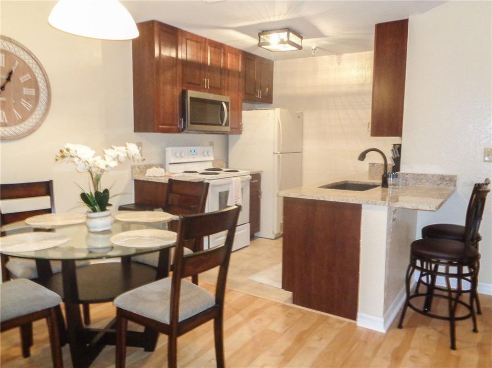 Recently Rented: $1,850 (1 beds, 1 baths, 742 Square Feet)