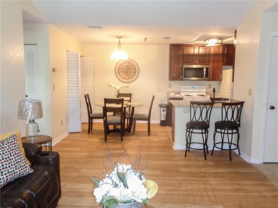 Recently Rented: $1,850 (1 beds, 1 baths, 742 Square Feet)