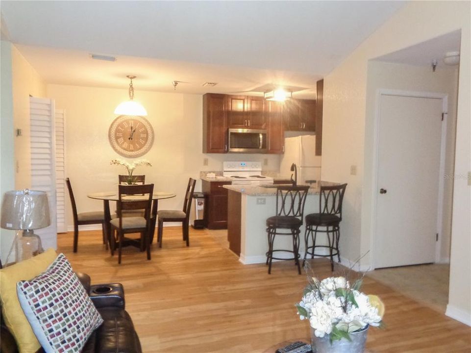 Recently Rented: $1,850 (1 beds, 1 baths, 742 Square Feet)