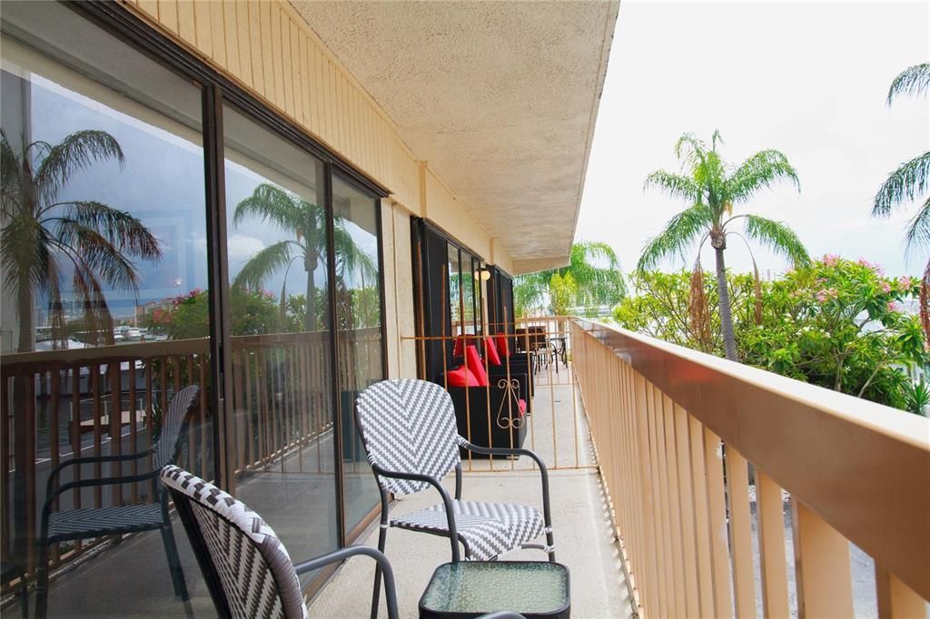 Recently Sold: $895,000 (3 beds, 2 baths, 1700 Square Feet)