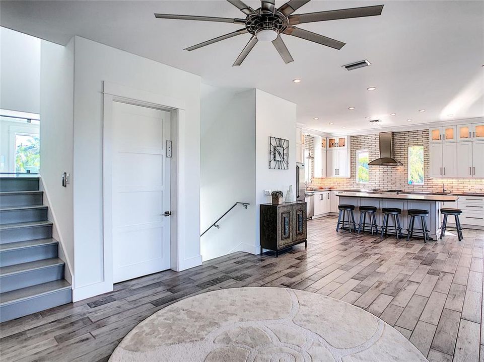 Recently Sold: $3,400,000 (3 beds, 3 baths, 3233 Square Feet)