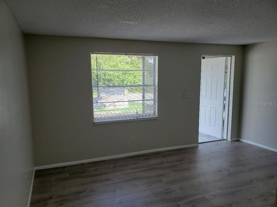 Recently Rented: $1,195 (2 beds, 1 baths, 1456 Square Feet)