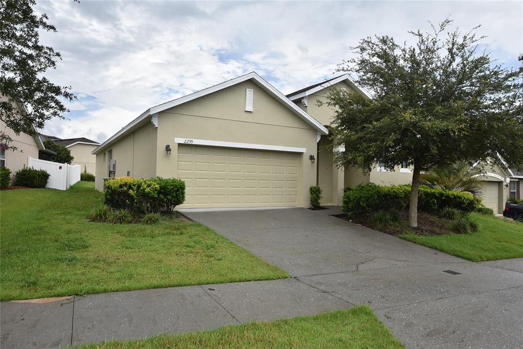 Recently Rented: $1,925 (4 beds, 3 baths, 1826 Square Feet)