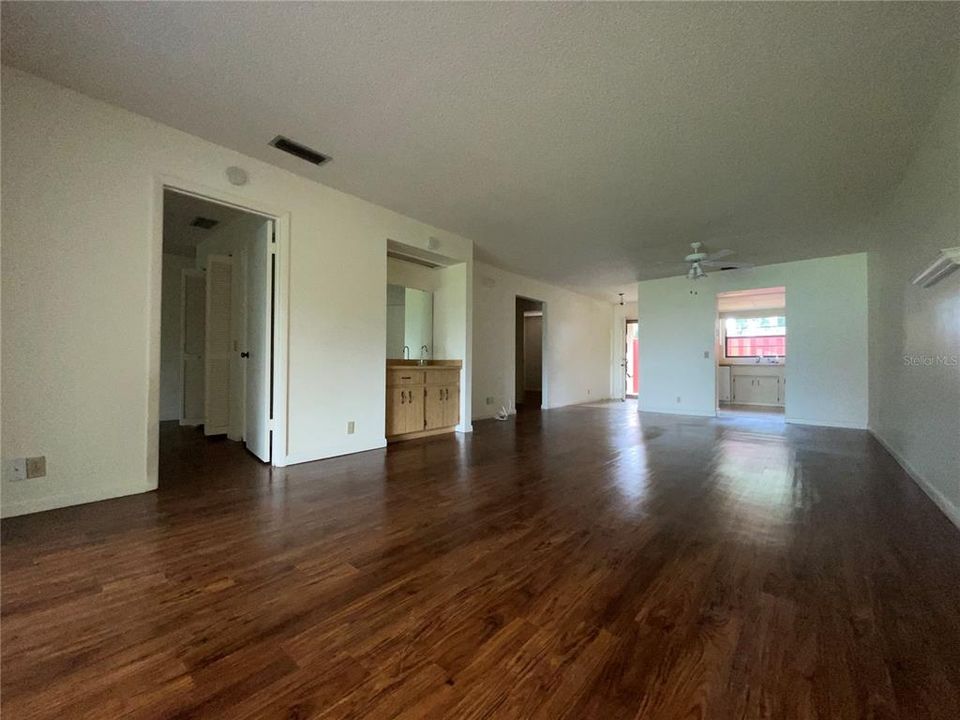 Recently Rented: $1,100 (2 beds, 2 baths, 1139 Square Feet)