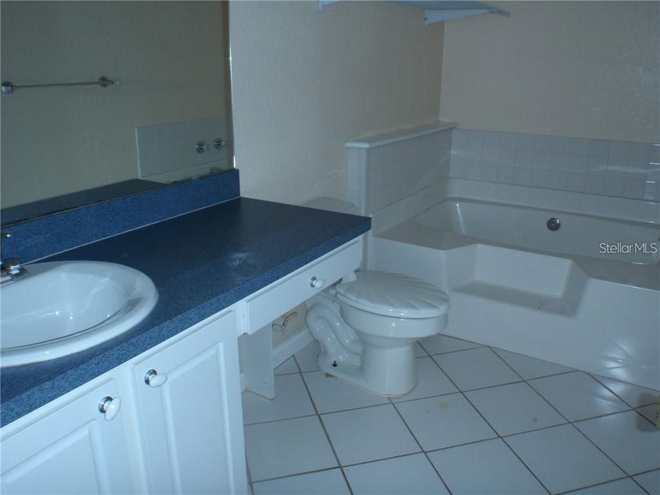 Недавно арендовано: $1,800 (4 спален, 2 ванн, 1700 Квадратных фут)