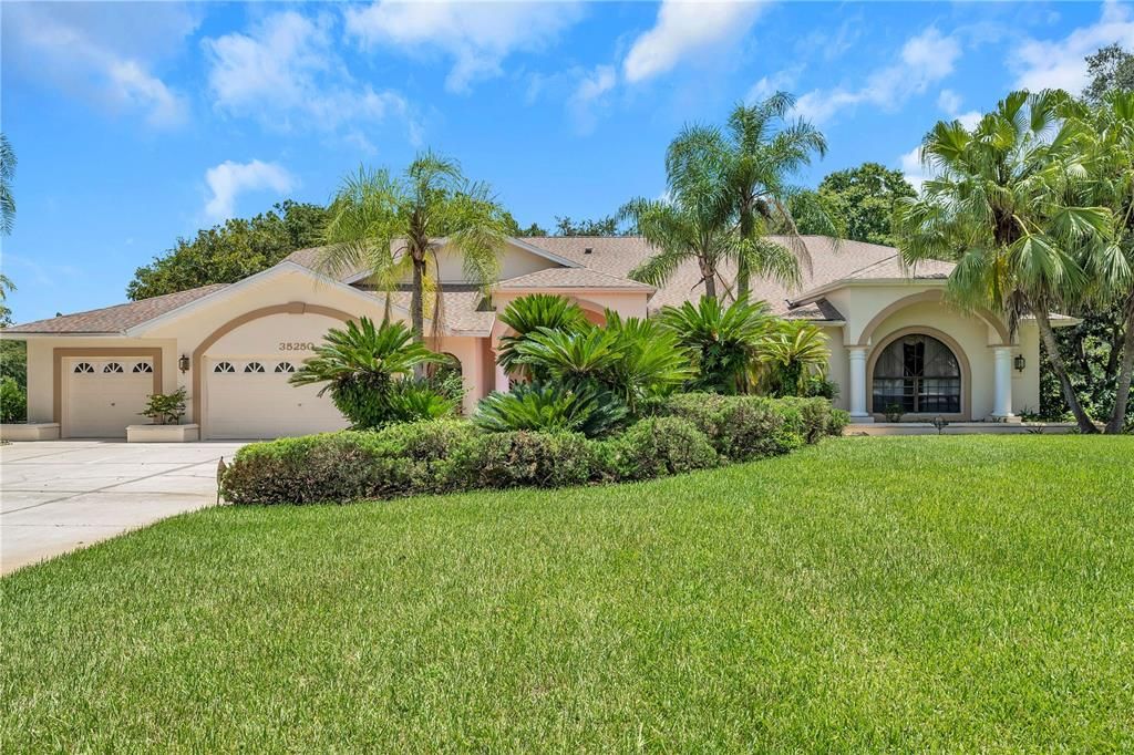 Recently Sold: $600,000 (5 beds, 3 baths, 3970 Square Feet)