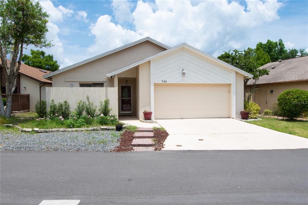 Recently Sold: $283,000 (2 beds, 2 baths, 1289 Square Feet)