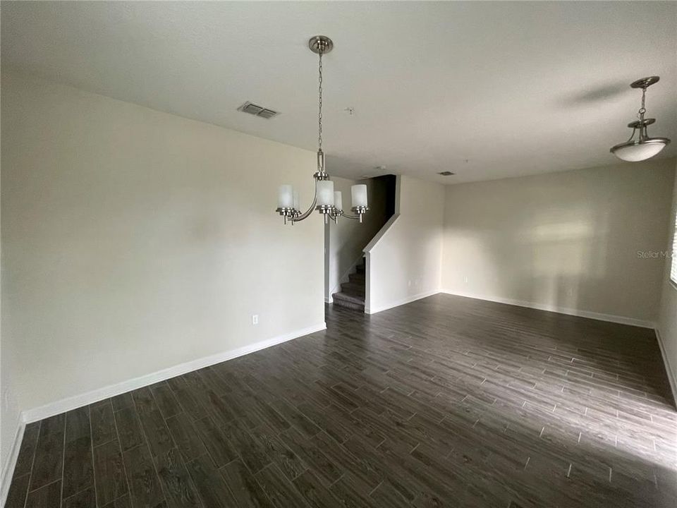 Recently Rented: $2,300 (3 beds, 2 baths, 1599 Square Feet)