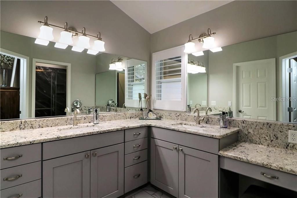 Remodeled en suite with quartz and dual sinks