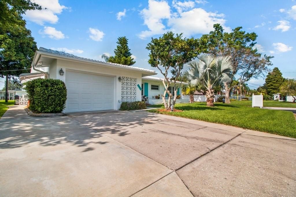 Recently Sold: $300,000 (2 beds, 2 baths, 1234 Square Feet)