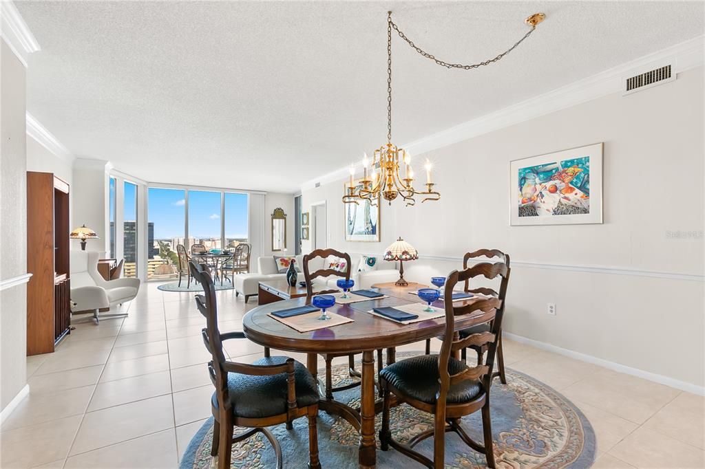 Recently Sold: $950,000 (3 beds, 3 baths, 2158 Square Feet)