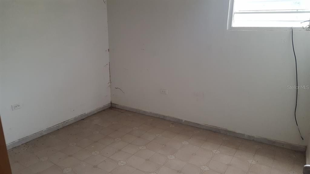 Vendido Recientemente: $76,500 (3 camas, 1 baños, 1250 Pies cuadrados)