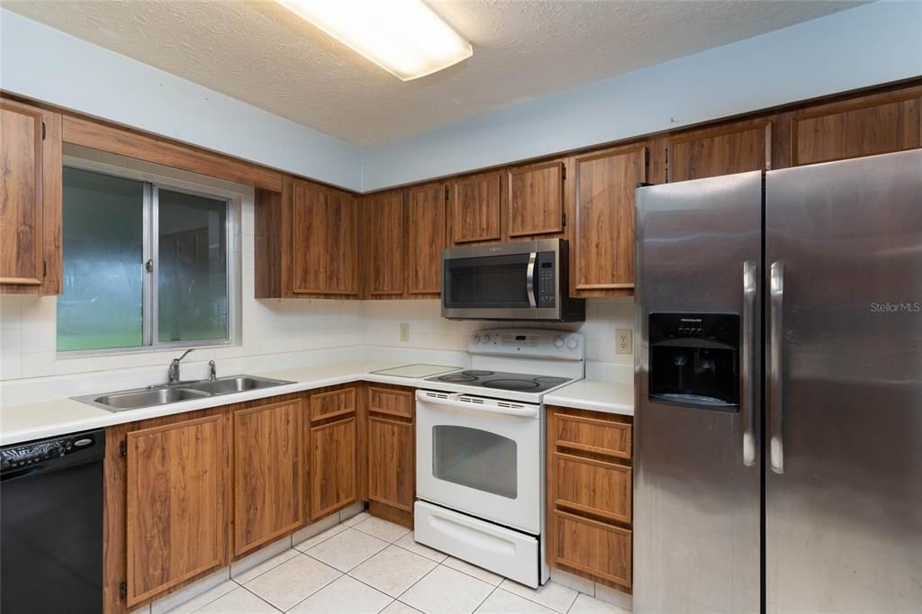 Recently Sold: $325,000 (3 beds, 2 baths, 1639 Square Feet)