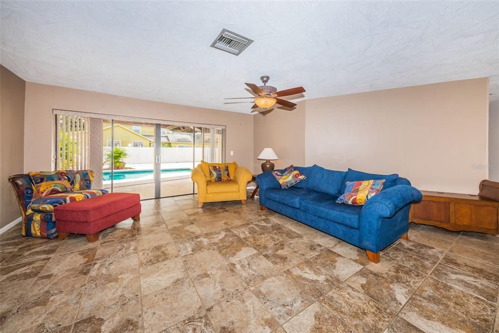 Recently Sold: $795,000 (5 beds, 3 baths, 4018 Square Feet)