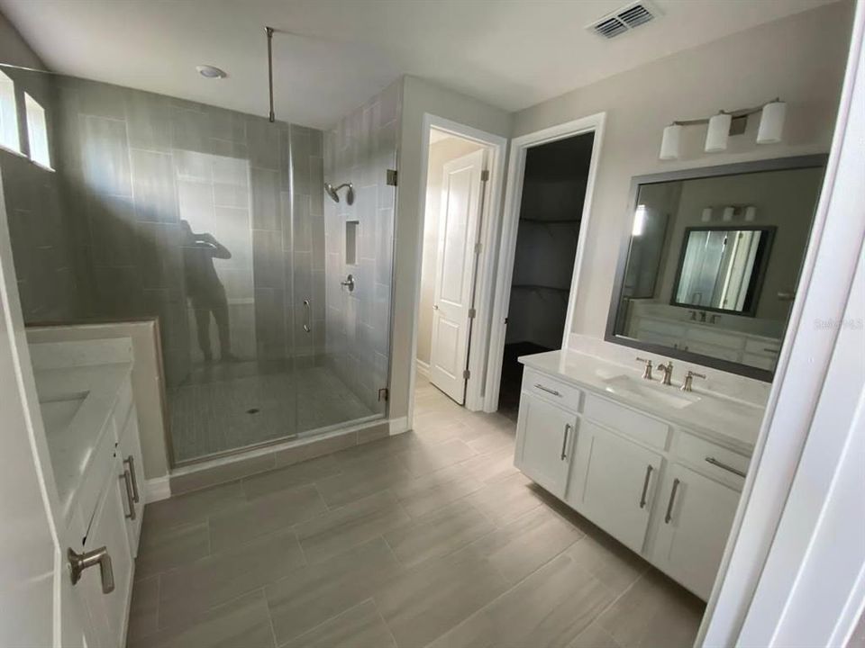 Недавно арендовано: $3,650 (4 спален, 3 ванн, 3107 Квадратных фут)