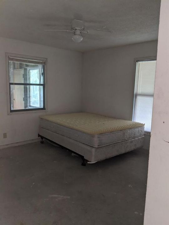 Recently Sold: $78,500 (2 beds, 1 baths, 720 Square Feet)