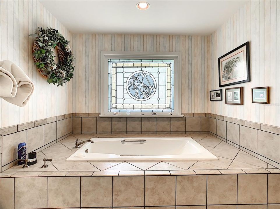 Downstairs Master Bathroom w/Garden Tub