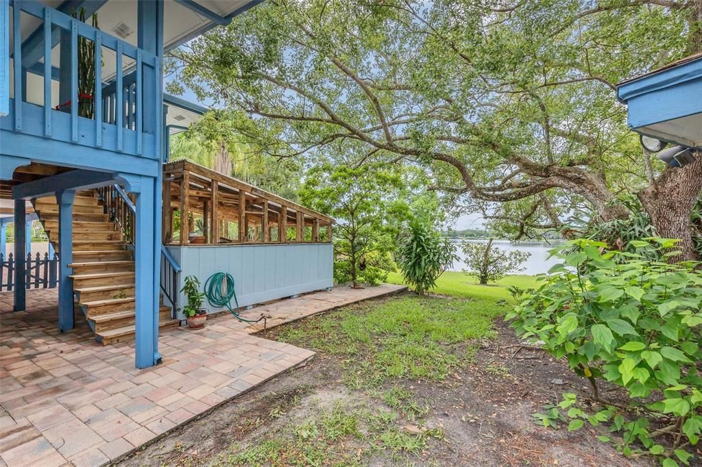 Vendido Recientemente: $1,499,000 (5 camas, 5 baños, 5951 Pies cuadrados)