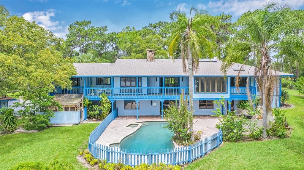 Vendido Recientemente: $1,499,000 (5 camas, 5 baños, 5951 Pies cuadrados)