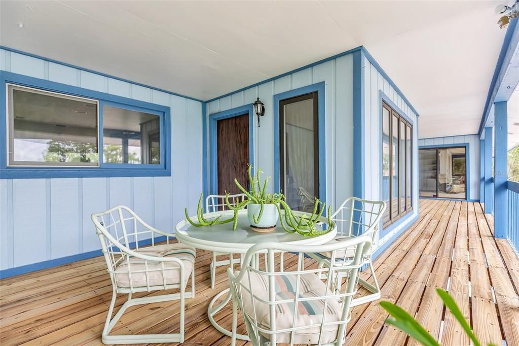 Vendido Recientemente: $1,499,000 (5 camas, 5 baños, 5951 Pies cuadrados)